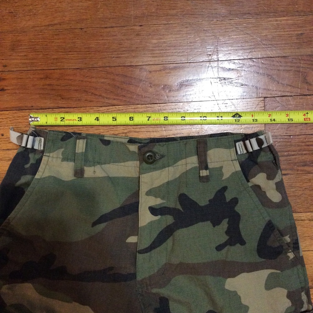 Uo Vintage Military Surplus Camo Cargo Pants Gem